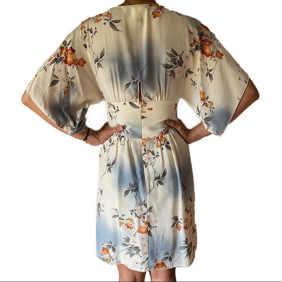 Anna Sui | Kimono Style dress - Picture 2 of 2